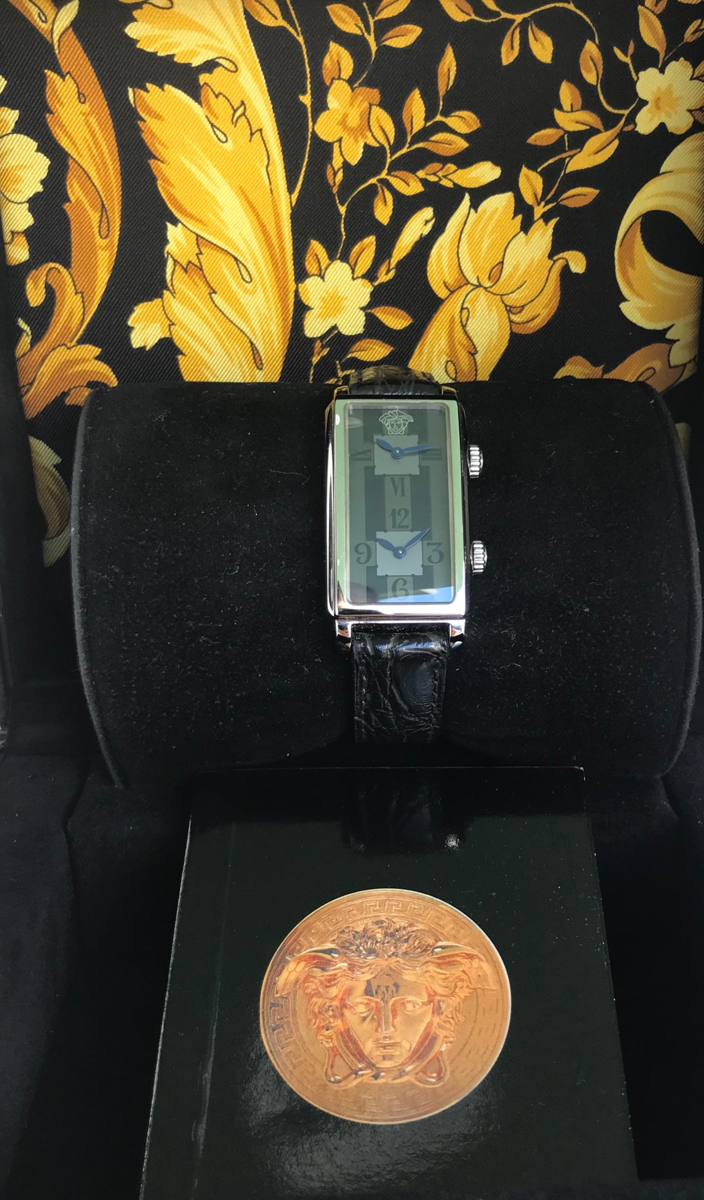 Gianni Versace Ladies Love Time Watch