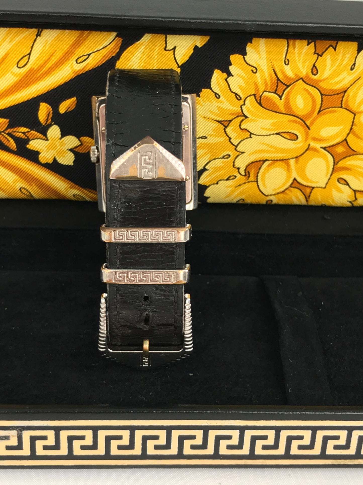 Gianni Versace Mens “Signature Romance” Watch (Used)