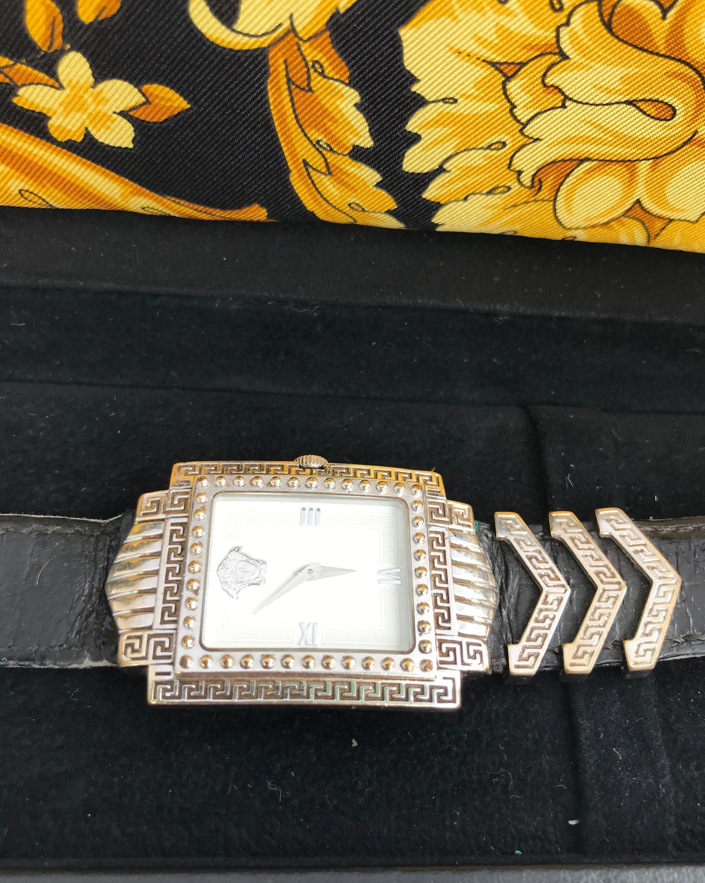 Gianni Versace Mens “Signature Romance” Watch (Used)